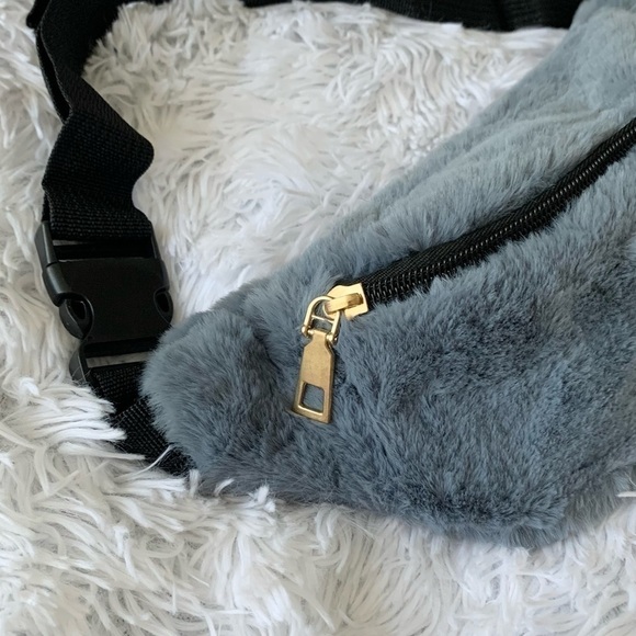 NWT Blue Plush Waist Bag Fluffy Fanny Pack Crossbody Travel Pouch - Picture 6 of 11